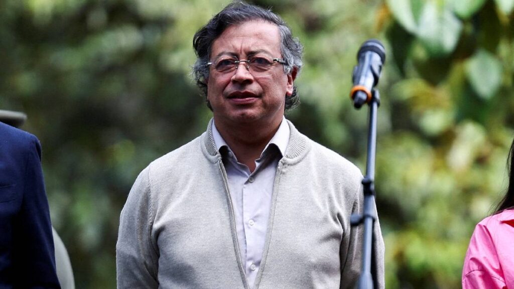 Gustavo Petro, presidente de Colombia, proponiendo la reforma laboral / Reuters