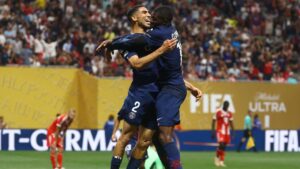 Con dos jugadores menos el PSG se impone al Bayern Munich y avanza a las semifinales