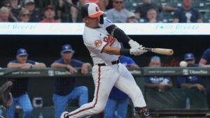 Los Astros adquieren al mexicano Ramón Urías en un cambio con Orioles