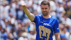 ¿Cuándo debutaría Aaron Ramsey con Pumas?
