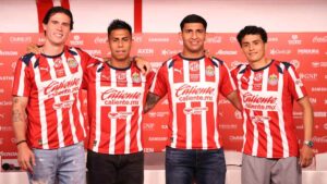 Chivas presenta a sus cuatro refuerzos para el Apertura