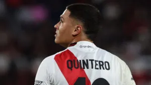 Corto circuito entre Juanfer Quintero y Marcelo Gallardo