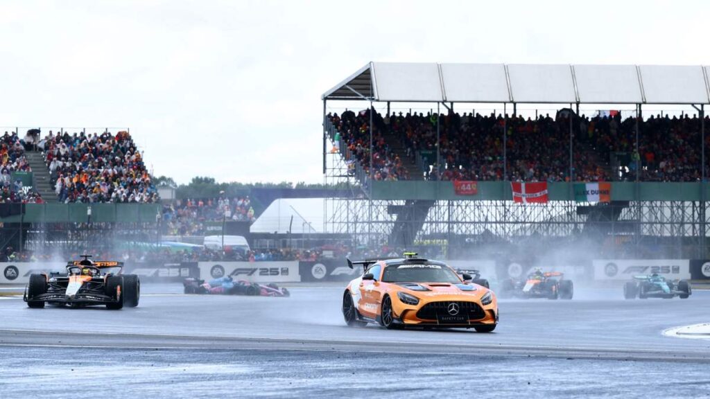 Cuatro Safety Cars en el inicio del GP Gran Bretaña F1