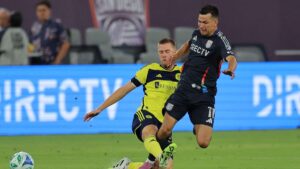 Chucky Lozano comanda la victoria de San Diego  y se mantiene en la cima de la Conferencia Oeste