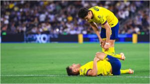 ¡Se encienden las alarmas en América! Sebastián Cáceres sale lesionado