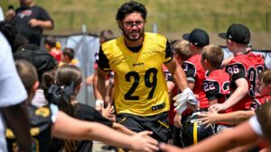 Sebastián Castro, el mexicano que busca un lugar con los Steelers