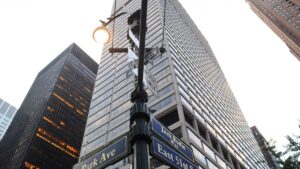 Tirador de Manhattan pretendía atacar la sede de la NFL, pero se confundió de elevador