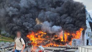 Tomorrowland 2025: se incendia escenario principal del festival a horas de su arranque