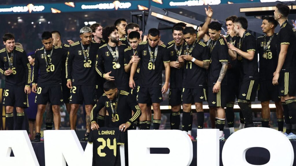La selección mexicana con el título de la Copa Oro 2025