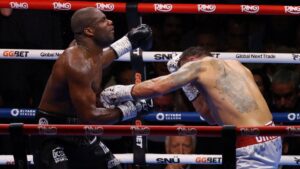 ¡Fulminante! Usyk noquea a Dubois y recupera el trono indiscutido de los pesos pesados