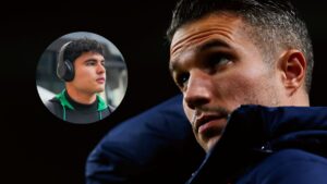 Van Persie, encantado con Stephano Carrillo… pero no descarta un posible préstamo