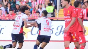 Con gran exhibición en Aguascalientes, las Chivas se llevan la victoria ante el Necaxa