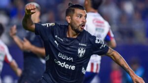 ¡Doble ley del ex! Domenec Torrent obtiene su primera victoria al mando del Monterrey, a costa del San Luis