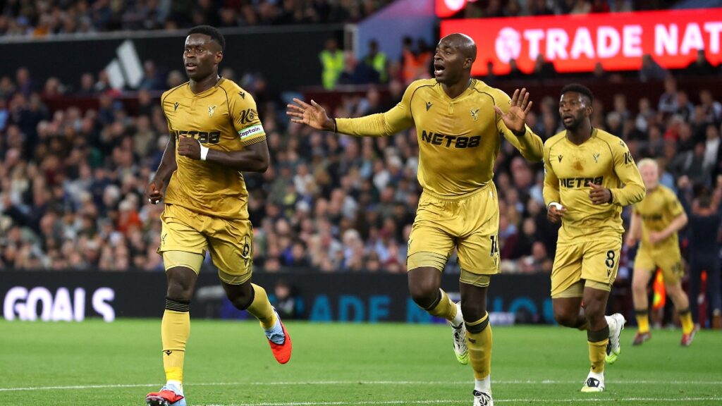 Crystal Palace celebrando ante Aston Villa / Reuters/Craig Brough