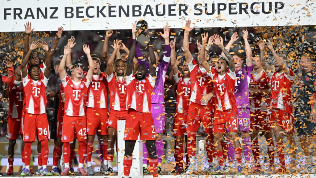 Jugadores del Bayern celebran la Supercopa de Alemania. – Thomas Kienzle, AFP.
