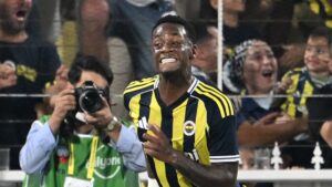 Jhon Jáder Durán se hace sentir y marca su primer gol oficial con el Fenerbahce en Champions League
