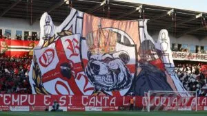 Ajaccio, exequipo de Memo Ochoa, relegado del fútbol profesional por crisis económica