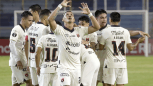 Alajuelense se impone en El Salvador gracias a un gol de Fernando Piñar