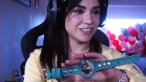 Alana Flores recibe reconocimiento del CMB tras vencer a Gala Montes