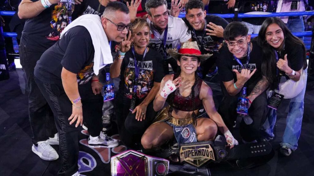 ¡Tetracampeona! Alana Flores derrota a Gala Montes en Supernova Strikers y suma su cuarta corona en el boxeo