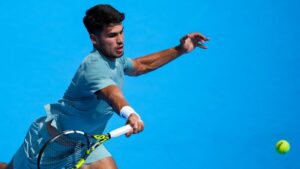 Carlos Alcaraz regresa con sufrida victoria en Cincinnati