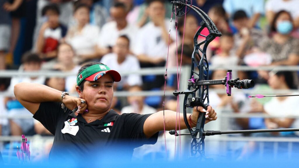 Andrea Becerra en el tiro con arco compuesto