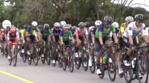 Wilmar Paredes se impone con potencia en la primera etapa de la Vuelta a Colombia 2025