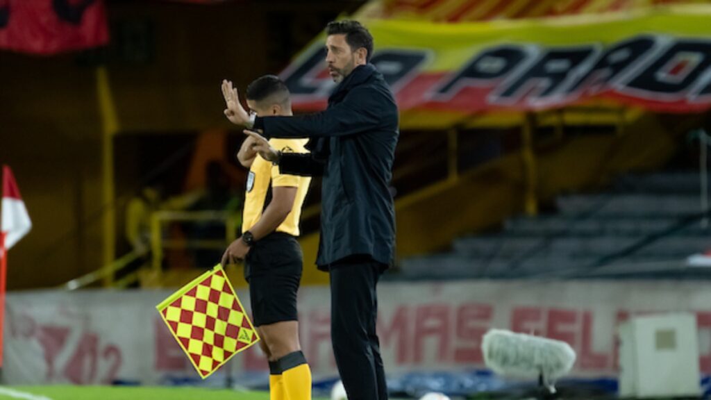 Jorge Bava, técnico de Santa Fe | VizzorImage.