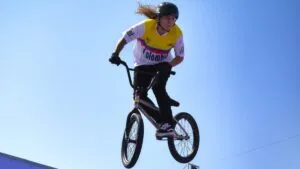 La Copa Mundo de BMX Freestyle se tiñe de amarillo, azul y rojo