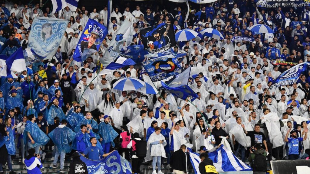 Hinchada de Millonarios 2024 | VizzorImage.