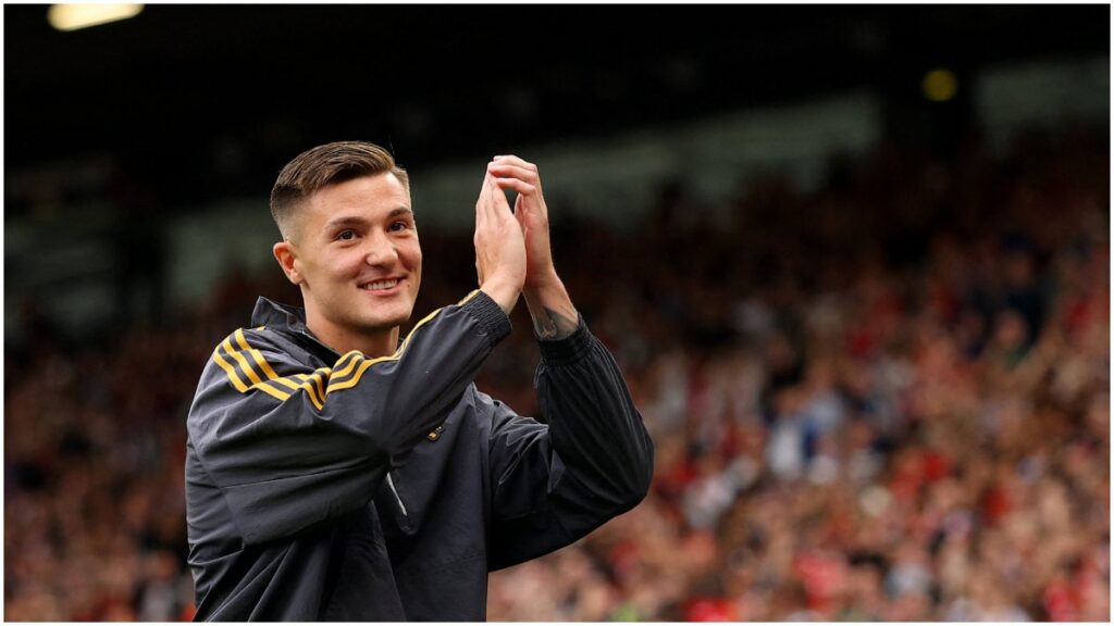 Benjamin Sesko firma con el Manchester United | Reuters