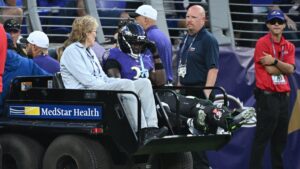 La escalofriante lesión del novato de los Ravens, Bilhal Kone, que lo deja fuera para la temporada 2025 de la NFL