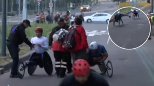 Caída múltiple en la categoría de silla de ruedas durante el Maratón de la CDMX Telcel 2025