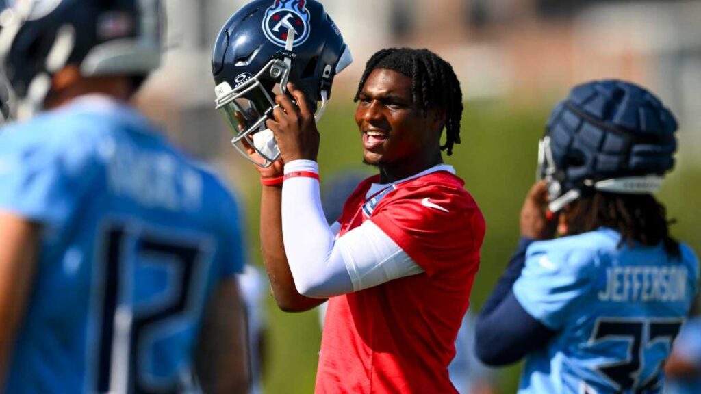 Cam Ward, nuevo QB de Tennessee Titans