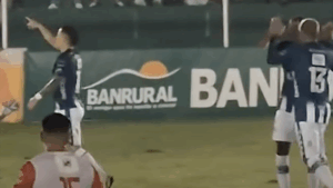 Antigua GFC impone condiciones en casa y escala posiciones