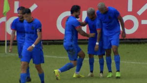 Un gol sobre la hora le da a Municipal un triunfo clave ante Malacateco