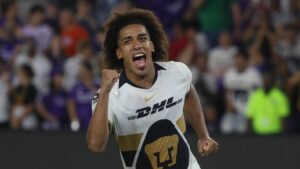 Pumas vence a Atlanta con doblete de Carrasquilla… ¡y Álvaro Ángulo de portero!