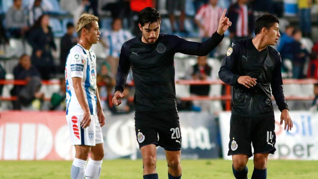 Pizarro durante su etapa con Chivas