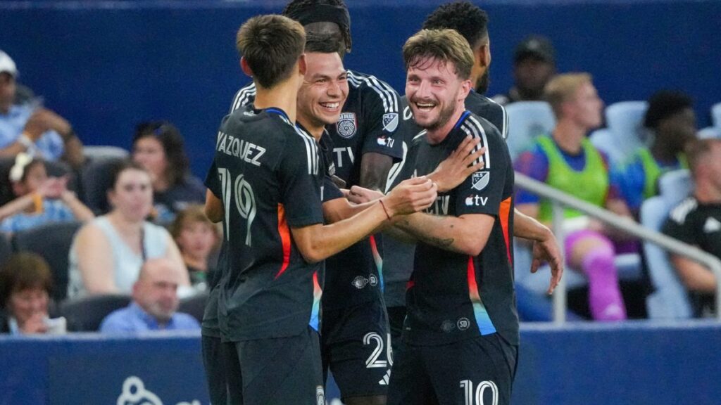 San Diego se impone a Sporting KC gracias a un golazo del Chucky Lozano