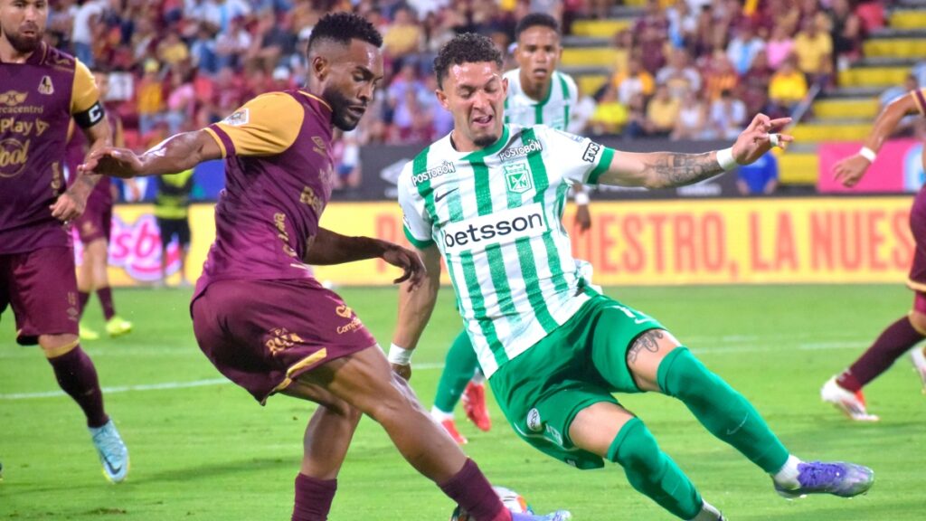 Ningún jugador de Nacional se ahorró esfuerzos. Vizzor