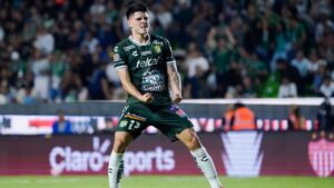Daniel Arcila, golazo y el mejor de León en la derrota ante Monterrey de local
