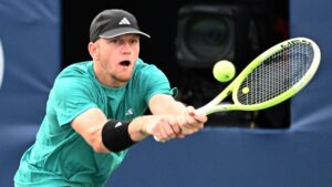Davidovich Fokina estalla contra la ATP por los horarios en Toronto; Daniel Evans responde con dureza