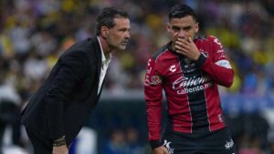 Diego Cocca no se mete en polémica por el arbitraje en el duelo ante América