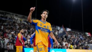 Guido Pizarro, encantado con el buen momento de Diego Lainez en la Liga MX: “Somos afortunados”