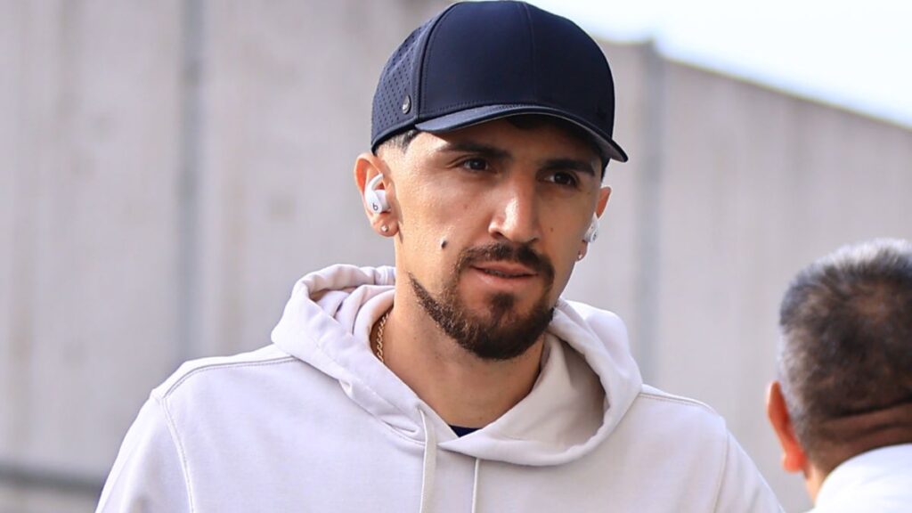 Diego Valdés sigue sin debutar con Vélez