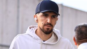 Diego Valdés desespera a afición de Vélez: sin debutar dos meses después de su fichaje