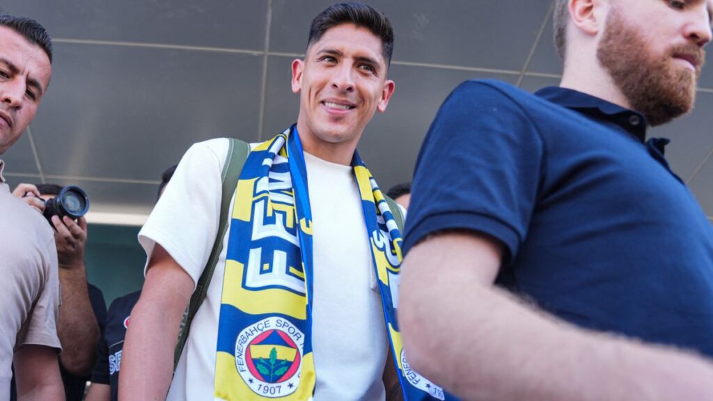 Edson Álvarez, nuevo jugador del Fenerbahce | Cemal Yurttas / Anadolu via AFP