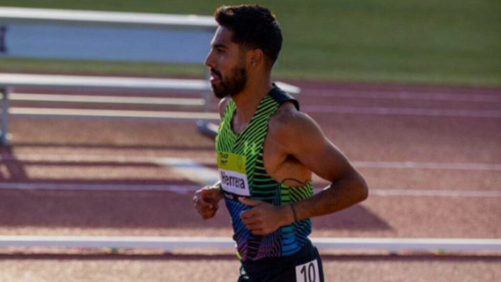 El fondista mexicano Eduardo Herrera revela sus próximos objetivos luego de pulverizar los récords mexicanos de atletismo