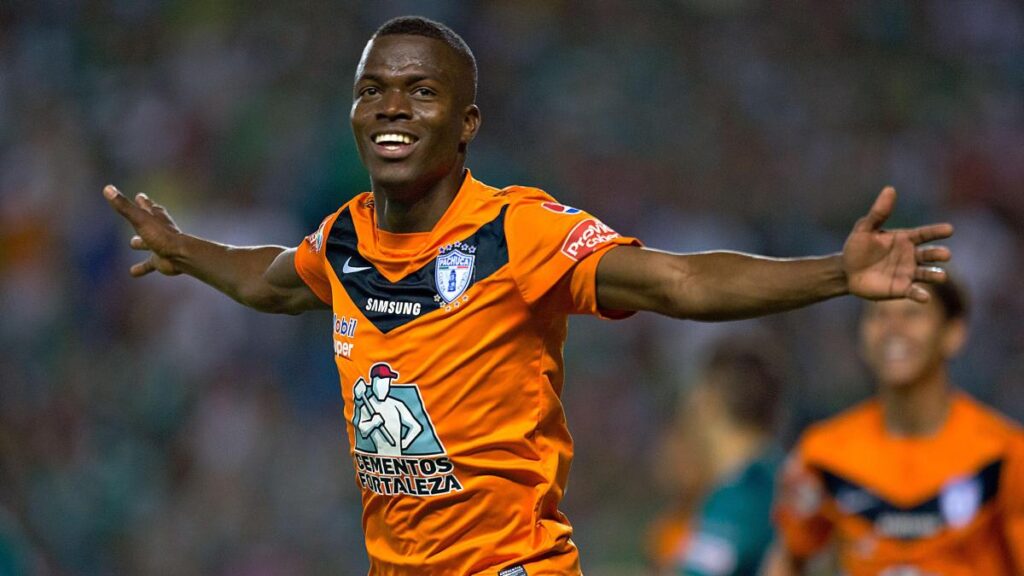 Enner Valencia en festejo de gol con Pachuca
