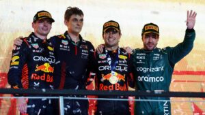 Alonso, Hamilton y Verstappen elogian el regreso de Checo Pérez a la F1